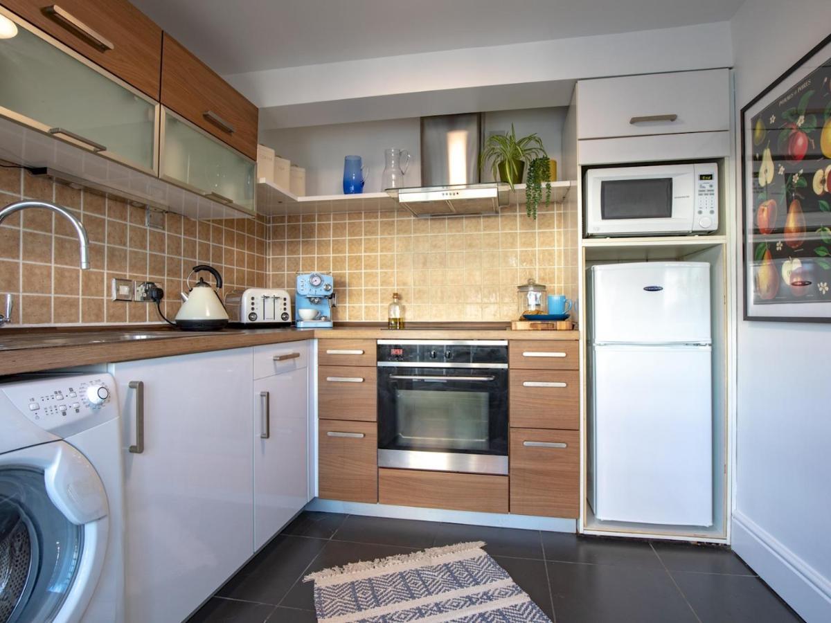Pass The Keys Art Deco Inspired Apartment With Roof Top Views Σριούσμπερι Εξωτερικό φωτογραφία